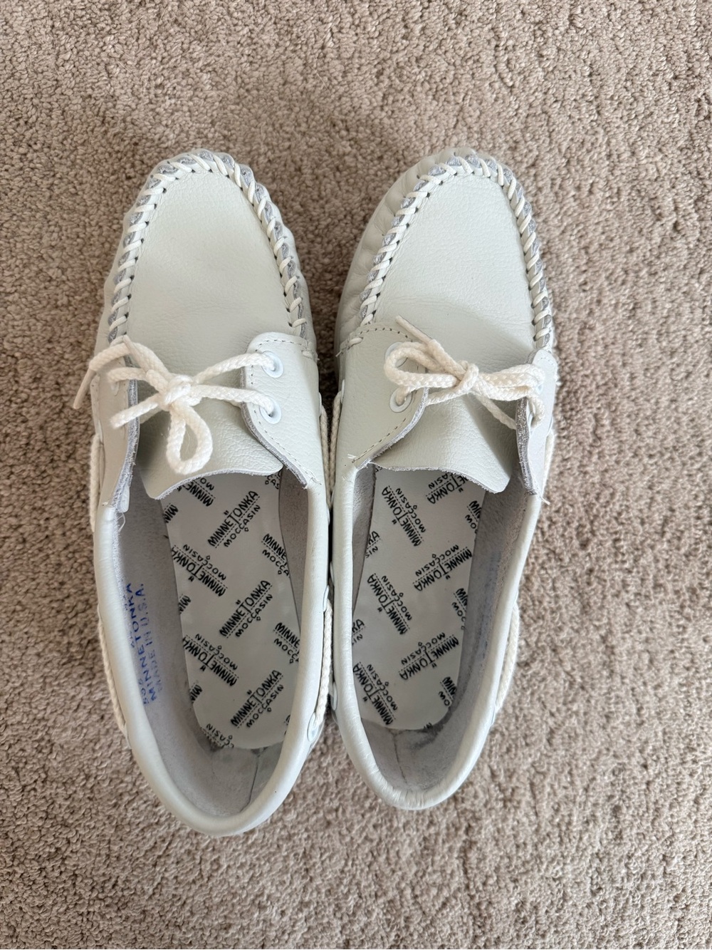 Vintage Minnetonka White Leather Moccasin Boat Shoes - 6.5 - Like New!